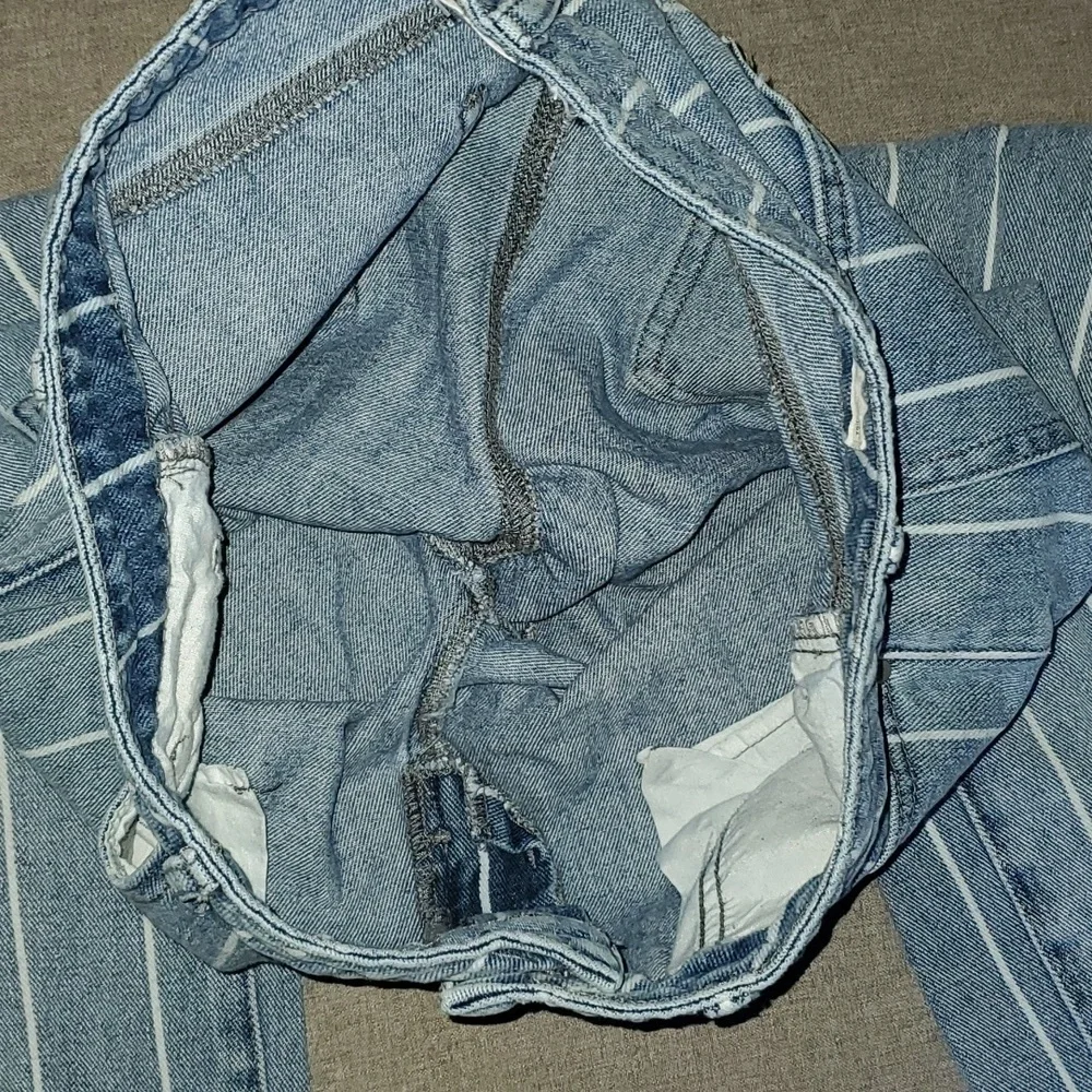 pacsun jeans women’s size 27 blue white Mom jean vertical stripes